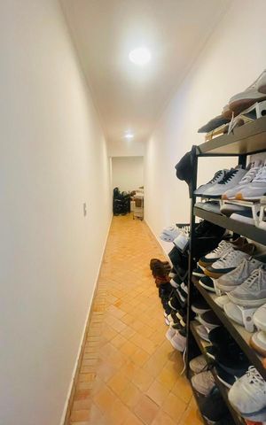 Casa de condomínio à venda com 560m², 5 quartos e 4 vagasCorredor quartinho 