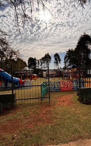 Casa de condomínio à venda com 560m², 5 quartos e 4 vagasPlayground