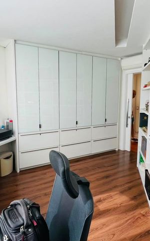 Casa de condomínio à venda com 560m², 5 quartos e 4 vagasEscritório