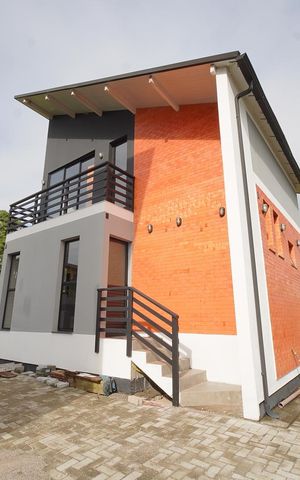 Casa para alugar com 81m², 2 quartos e 2 vagasFachada
