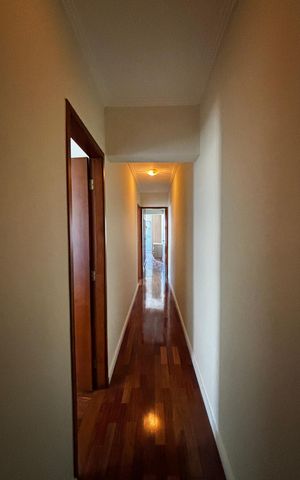 Apartamento à venda com 130m², 3 quartos e 3 vagas Apartamento à venda com 130m², 3 quartos e 3 vagasCorredor