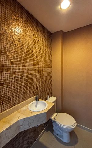 Apartamento à venda com 130m², 3 quartos e 3 vagas Apartamento à venda com 130m², 3 quartos e 3 vagasLavabo