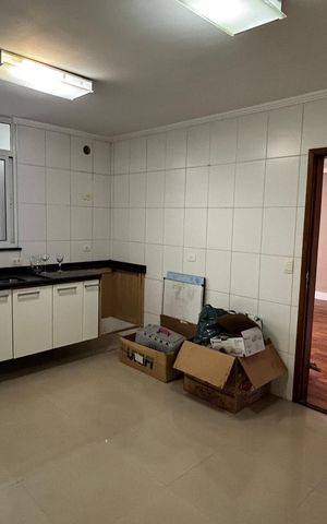 Apartamento à venda com 130m², 3 quartos e 3 vagas Apartamento à venda com 130m², 3 quartos e 3 vagasCozinha