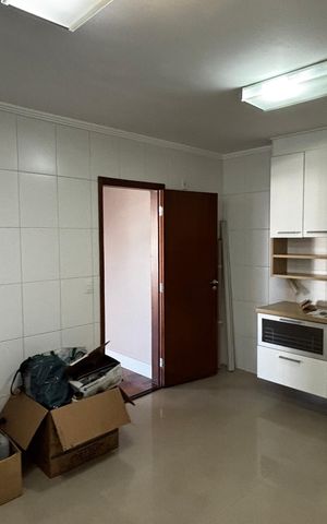 Apartamento à venda com 130m², 3 quartos e 3 vagas Apartamento à venda com 130m², 3 quartos e 3 vagasCozinha
