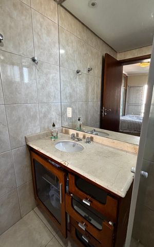 Apartamento à venda com 130m², 3 quartos e 3 vagas Apartamento à venda com 130m², 3 quartos e 3 vagasBanheiro da Suíte 1