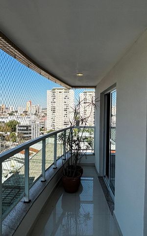Apartamento à venda com 130m², 3 quartos e 3 vagas Apartamento à venda com 130m², 3 quartos e 3 vagasVaranda