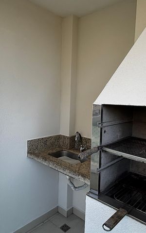 Apartamento à venda com 130m², 3 quartos e 3 vagas Apartamento à venda com 130m², 3 quartos e 3 vagasVaranda
