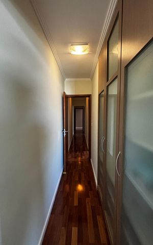 Apartamento à venda com 130m², 3 quartos e 3 vagas Apartamento à venda com 130m², 3 quartos e 3 vagasCorredor