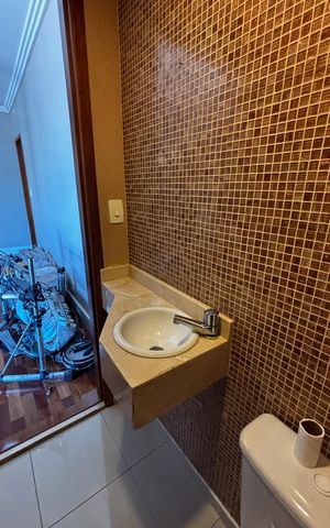 Apartamento à venda com 130m², 3 quartos e 3 vagas Apartamento à venda com 130m², 3 quartos e 3 vagasLavabo