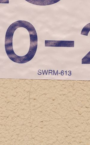 Apartamento para alugar com 38m², 2 quartos e sem vagaPlaca grande instalada na fachada do condomínio dia 02.07.2026 - Código da placa: SWRM-613