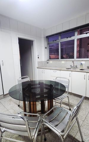 Apartamento para alugar com 340m², 6 quartos e 2 vagas Apartamento para alugar com 340m², 6 quartos e 2 vagasCozinha