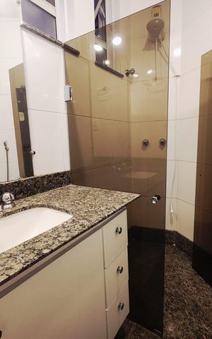 Apartamento para alugar com 340m², 6 quartos e 2 vagas Apartamento para alugar com 340m², 6 quartos e 2 vagasBanheiro social