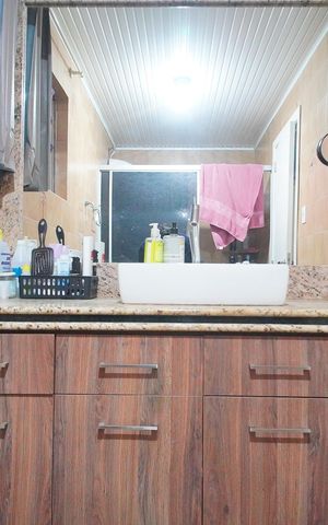 Casa à venda com 240m², 5 quartos e 2 vagasBanheiro 1