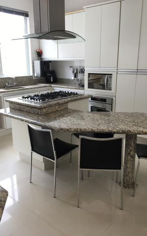 Casa à venda com 480m², 4 quartos e 6 vagas Casa à venda com 480m², 4 quartos e 6 vagasCozinha