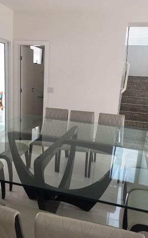 Casa à venda com 480m², 4 quartos e 6 vagas Casa à venda com 480m², 4 quartos e 6 vagasSala de Jantar