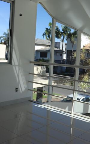 Casa à venda com 480m², 4 quartos e 6 vagasEscritorio 1