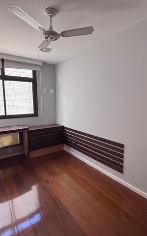 Apartamento à venda com 261m², 4 quartos e 3 vagas Apartamento à venda com 261m², 4 quartos e 3 vagasQuarto 2