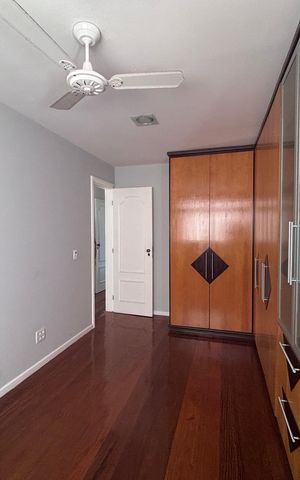 Apartamento à venda com 261m², 4 quartos e 3 vagas Apartamento à venda com 261m², 4 quartos e 3 vagasQuarto 2