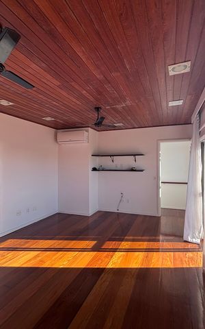 Apartamento à venda com 261m², 4 quartos e 3 vagas Apartamento à venda com 261m², 4 quartos e 3 vagasSuite