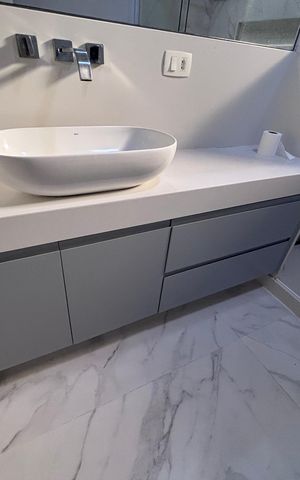 Apartamento à venda com 261m², 4 quartos e 3 vagas Apartamento à venda com 261m², 4 quartos e 3 vagasBanheiro da Suíte