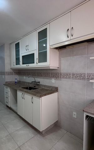 Apartamento à venda com 261m², 4 quartos e 3 vagas Apartamento à venda com 261m², 4 quartos e 3 vagasCozinha