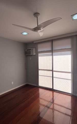 Apartamento à venda com 261m², 4 quartos e 3 vagas Apartamento à venda com 261m², 4 quartos e 3 vagasQuarto 1