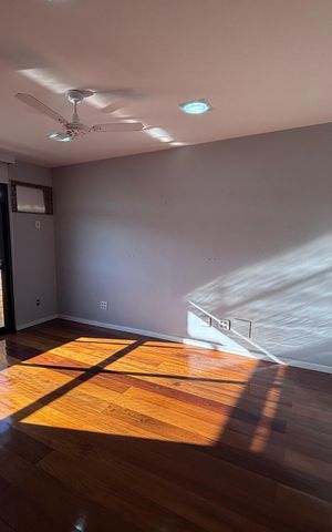 Apartamento à venda com 261m², 4 quartos e 3 vagas Apartamento à venda com 261m², 4 quartos e 3 vagasQuarto 3