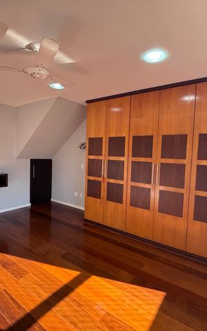 Apartamento à venda com 261m², 4 quartos e 3 vagas Apartamento à venda com 261m², 4 quartos e 3 vagasQuarto 3