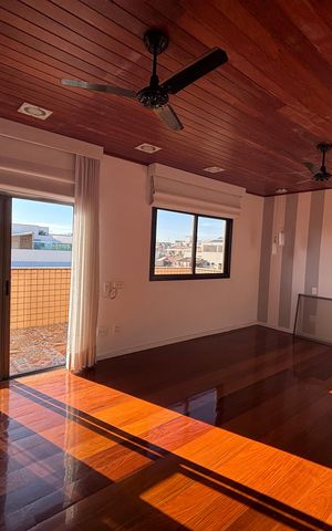 Apartamento à venda com 261m², 4 quartos e 3 vagas Apartamento à venda com 261m², 4 quartos e 3 vagasSuite