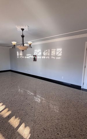 Apartamento à venda com 261m², 4 quartos e 3 vagas Apartamento à venda com 261m², 4 quartos e 3 vagasSala