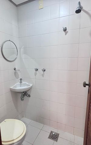 Apartamento à venda com 261m², 4 quartos e 3 vagas Apartamento à venda com 261m², 4 quartos e 3 vagasBanheiro de serviço