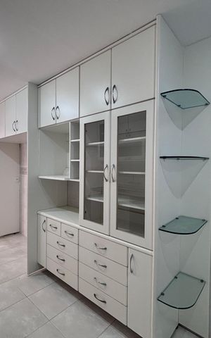 Apartamento à venda com 261m², 4 quartos e 3 vagas Apartamento à venda com 261m², 4 quartos e 3 vagasCozinha