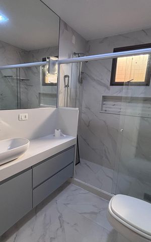 Apartamento à venda com 261m², 4 quartos e 3 vagas Apartamento à venda com 261m², 4 quartos e 3 vagasBanheiro da Suíte