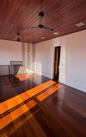 Apartamento à venda com 261m², 4 quartos e 3 vagas Apartamento à venda com 261m², 4 quartos e 3 vagasSuite