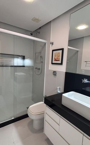 Apartamento à venda com 261m², 4 quartos e 3 vagas Apartamento à venda com 261m², 4 quartos e 3 vagasBanheiro