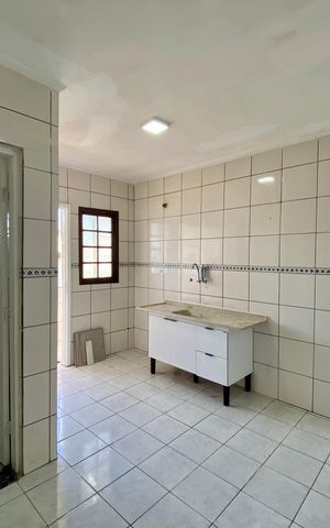 Apartamento para alugar com 70m², 2 quartos e sem vaga Apartamento para alugar com 70m², 2 quartos e sem vagaCozinha - Armários