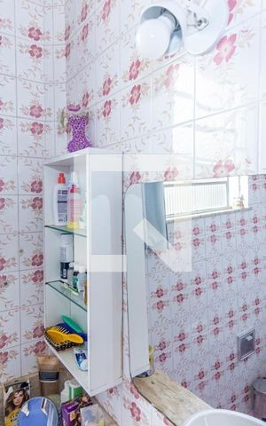 Casa à venda com 182m², 3 quartos e 3 vagas Casa à venda com 182m², 3 quartos e 3 vagasBanheiro