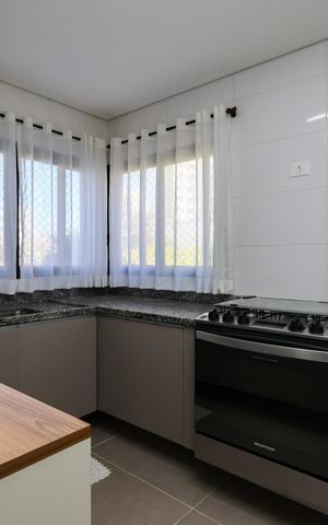 Apartamento à venda com 126m², 4 quartos e 2 vagas Apartamento à venda com 126m², 4 quartos e 2 vagasCozinha