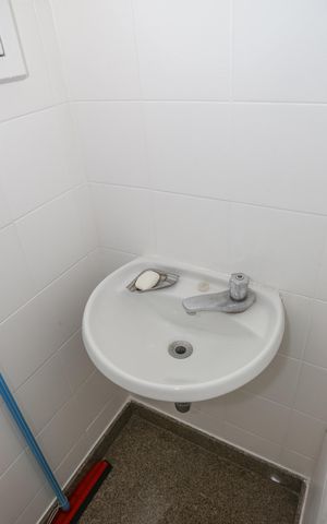 Apartamento para alugar com 178m², 3 quartos e 2 vagas Apartamento para alugar com 178m², 3 quartos e 2 vagasBanheiro de serviço