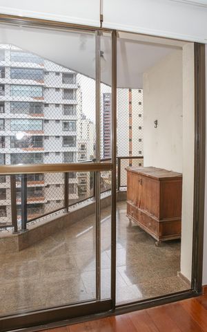 Apartamento para alugar com 178m², 3 quartos e 2 vagas Apartamento para alugar com 178m², 3 quartos e 2 vagasSacada
