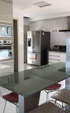 Casa à venda com 670m², 5 quartos e 6 vagas