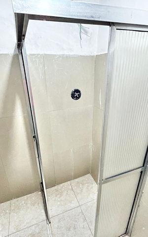 Casa para alugar com 150m², 1 quarto e 2 vagas Casa para alugar com 150m², 1 quarto e 2 vagasBanheiro
