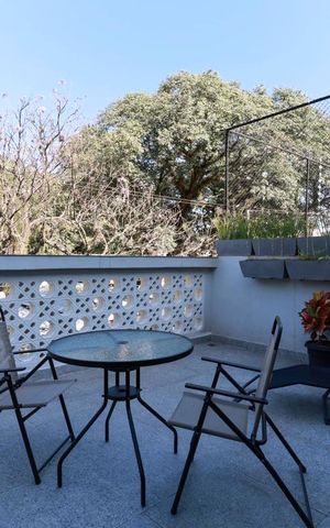 Casa à venda com 150m², 2 quartos e 1 vaga Casa à venda com 150m², 2 quartos e 1 vagaVaranda