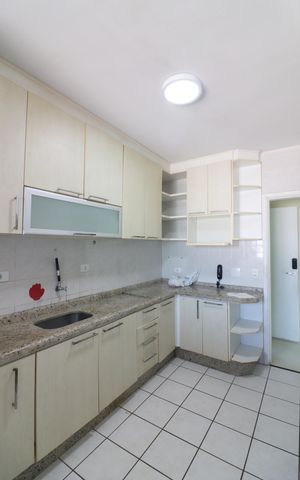 Apartamento para alugar com 76m², 2 quartos e 1 vagaCozinha 
