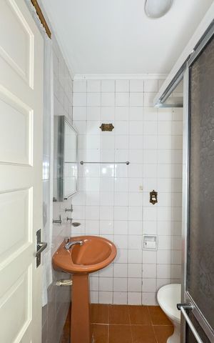 Casa à venda com 200m², 3 quartos e 3 vagasBanheiro