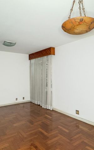 Casa à venda com 200m², 3 quartos e 3 vagasSala