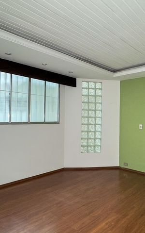 Casa à venda com 200m², 3 quartos e 3 vagasSala