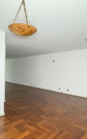 Casa à venda com 200m², 3 quartos e 3 vagasSala