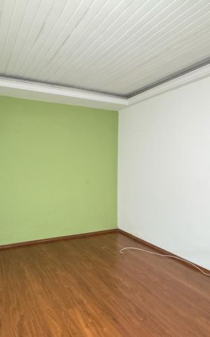 Casa à venda com 200m², 3 quartos e 3 vagasSala