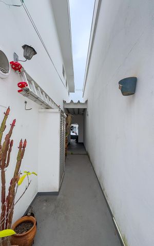 Casa à venda com 200m², 3 quartos e 3 vagasÁrea de Serviço